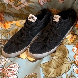 Women’s Nike breathable sneakers